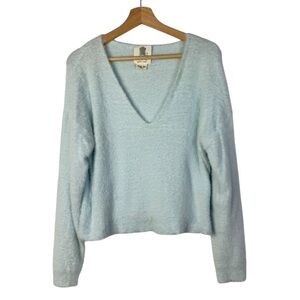 Lili's Closet Light Blue V-Neck Eyelash Sweater XS